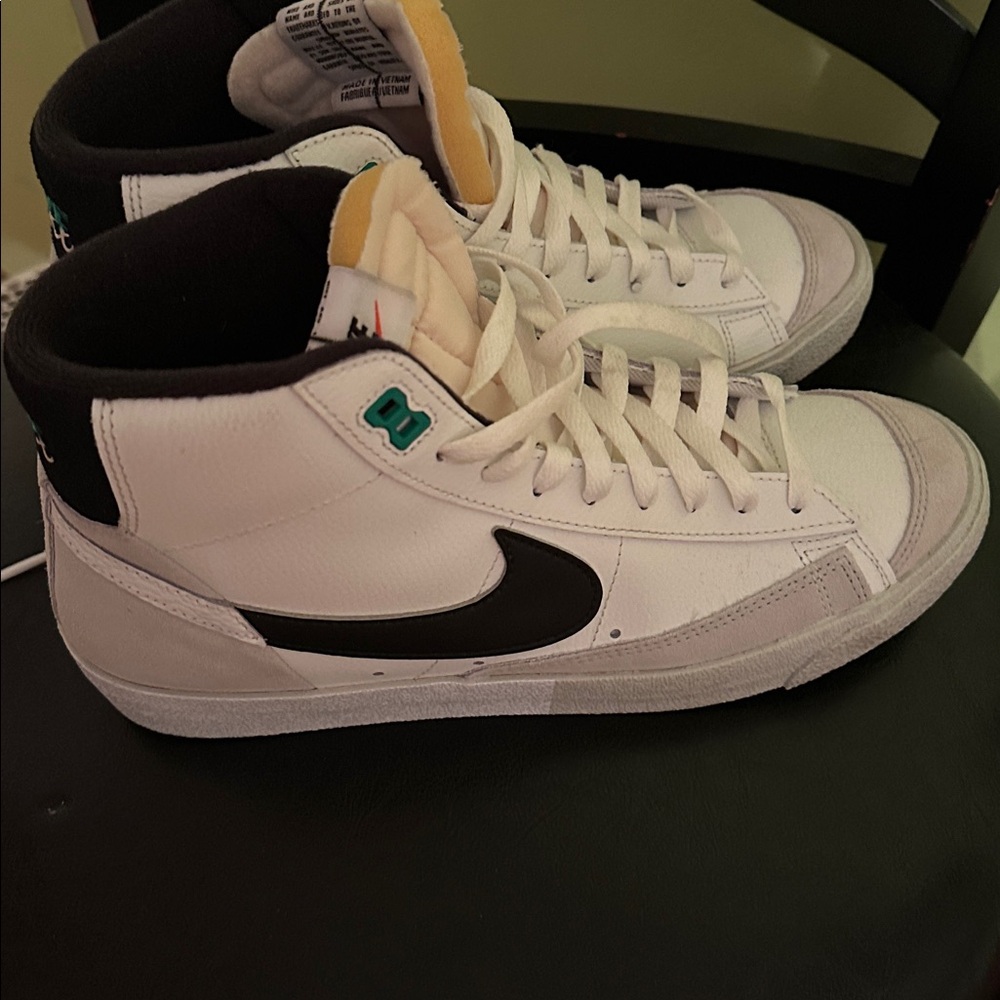 Nike Black and White Sneakers